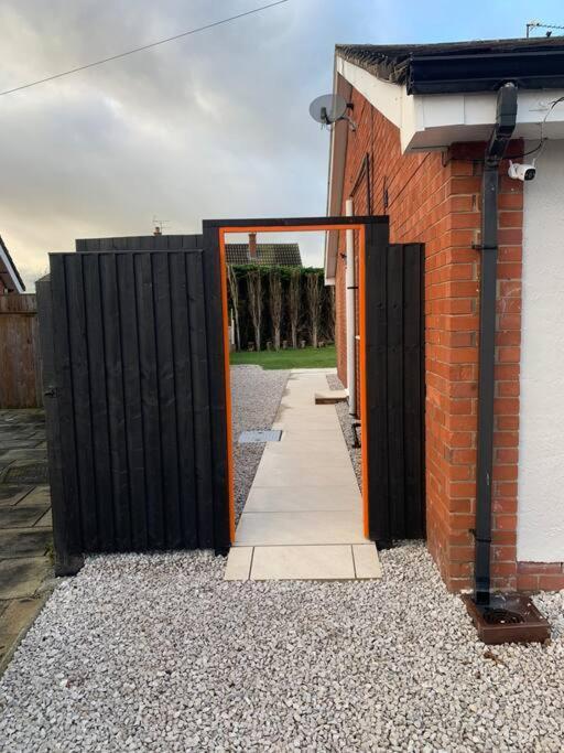 The Beautiful Bungalow Amazing Location For Chester & Zoo Wervin Exterior foto